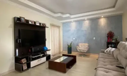 Casa para Venda em Araxá, ÁREA 3, 3 dormitórios, 1 suíte, 3 banheiros, 4 vagas