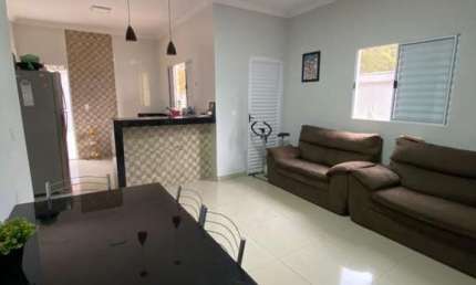 Casa para Venda em Araxá, DONA ADÉLIA II, 2 dormitórios, 1 banheiro, 4 vagas