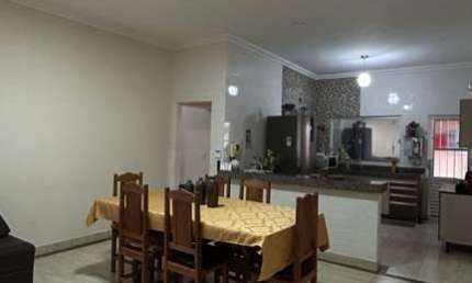Casa para Venda em Araxá, SANTA RITA II, 3 dormitórios, 1 suíte, 2 banheiros, 4 vagas