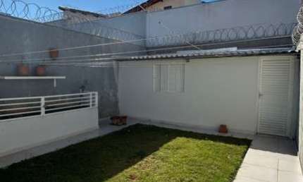 Casa para Venda em Araxá, JARDIM EUROPA IV, 2 dormitórios, 1 suíte, 2 banheiros, 3 vagas