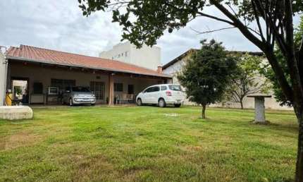 Casa para Venda em Araxá, ALVORADA, 2 dormitórios, 1 suíte, 2 banheiros, 6 vagas