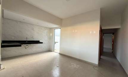 Casa para Venda em Araxá, MANGABEIRAS, 2 dormitórios, 1 suíte, 2 banheiros, 2 vagas