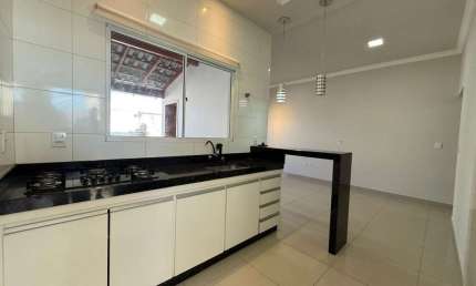Casa para Venda em Araxá, MANGABEIRAS, 3 dormitórios, 1 banheiro, 2 vagas