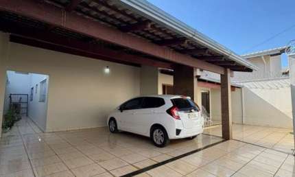 Casa para Venda em Araxá, SOLARIS, 3 dormitórios, 1 suíte, 2 banheiros, 2 vagas