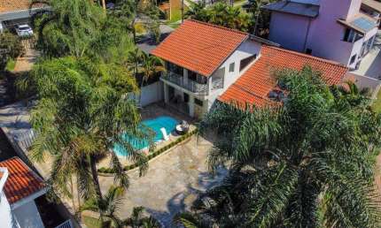 Sobrado à venda em Valinhos, Santa Cruz, com 3 quartos, com 270 m², Terras do Caribe