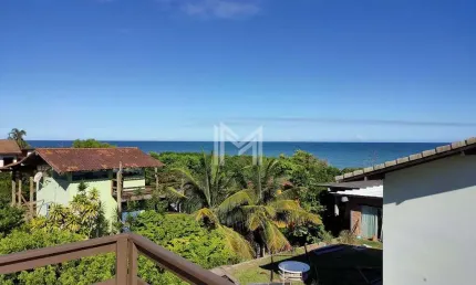 Seu Paraíso à Beira-Mar: Casa de 3 Pavimentos em Manguinhos, Serra - ES