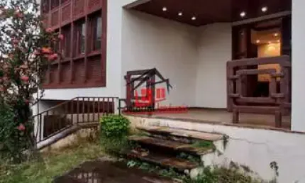 Casa Comercial com 08 quartos e Suíte no Santa Tereza
