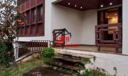 Casa Comercial com 08 quartos e Suíte no Santa Tereza