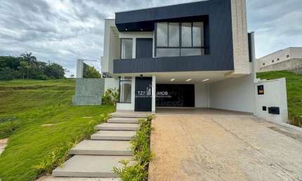 Casa Subtérrea com 4 suites plenas, sendo uma master.