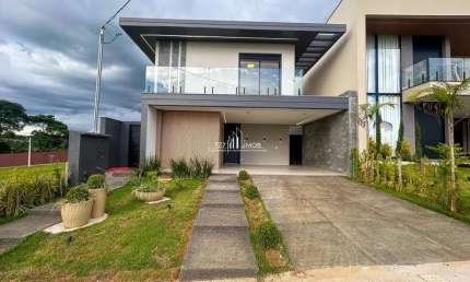 Sobrado com 3 Suítes + home office no Jardins Capri.