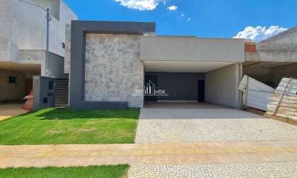 Casa Térrea com 3 suítes plenas, localizado no Jardins Bolonha.