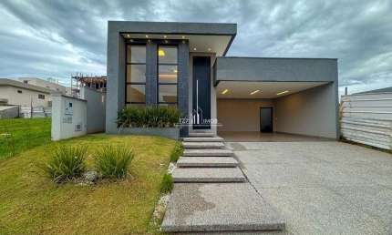 Linda Casa Térrea no Jardins Bolonha, casa com 3 suítes plenas e uma excelente integração.
