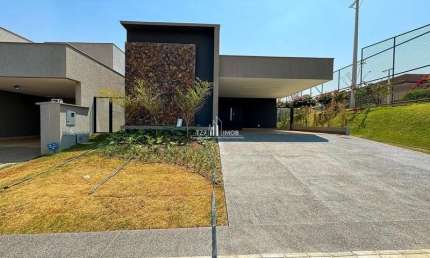 Casa Térrea com 3 suítes plenas, localizada no Jardins Bolonha