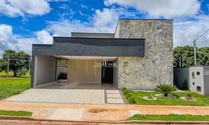 Casa térrea com 3 suítes independentes localizada no Rosa de Leiria