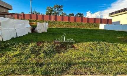 Lote Jardins Capri, sem vizinho de fundo, com 256,70 m² - Quitado.