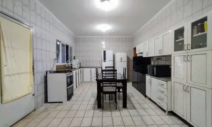 Versátil casa tipo para venda em antônio marincek com 3 quartos, sendo 1 suíte, 193m²