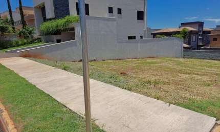 Espetacular lote em condomínio para venda em Loteamento Terras de Siena, 364m²