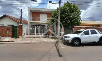 Casa com 4 quartos à venda na Rua Tiradentes, 845, Jardim Macarengo, São Carlos, 258 m2 por R$ 798.000