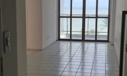 Vendo apartamento com 82m2 em uma localização privigeliada na av principal de Candeias Jaboatão PE