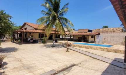 Prédio à venda na Rua das Margaridas, Barroco, Maricá
