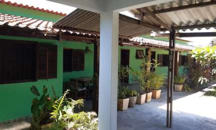Prédio à venda na Rua Crizântemos, Barroco, Maricá