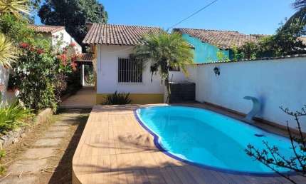 Prédio à venda na Rua das Margaridas, Barroco, Maricá