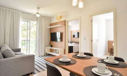 Aconchegante apartamento com 2 dormitórios a 900 metros da praia da Cachoeira do Bom Jesus – Florianópolis