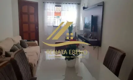 Casa térrea em Condomínio com 2 quartos (1 suíte), área gourmet e piscina