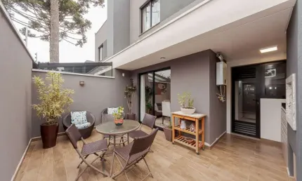 Casa para Venda em Curitiba, Santa Cândida, 3 dormitórios, 1 suíte, 2 banheiros, 2 vagas