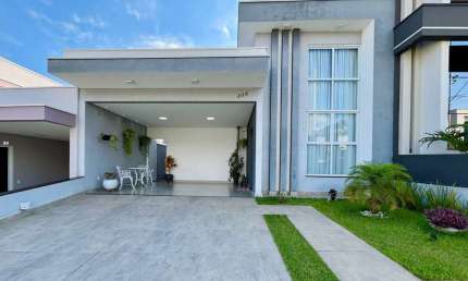 Casa toda planejada, 3 dormitórios sendo 1 suíte com closet