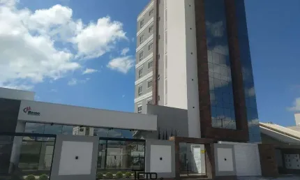 Apartamento á Venda no bairro Universitário, sendo 01 por andar, com 03 suítes