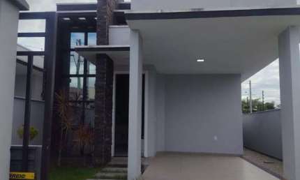 Casa com 89m² á venda no bairro Joáia com 3 dormitórios sendo 1 suíte