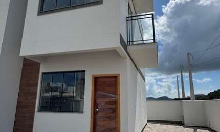 Sobrado á venda no bairro Areias em Tijucas com 69 m², 2 dormitórios ambos suíte