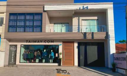 Casa com salas comerciais a venda com 361m², 3 dormitórios, 1 vaga de garagem