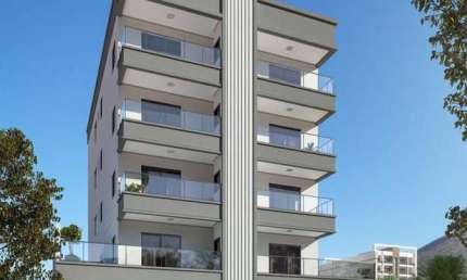 Apartamento no Universitários com 72m², 2 dormitórios, sacada com churrasqueira