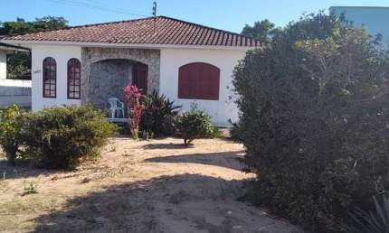 Casa á venda no bairro Praça com 130m² em um amplo terreno de 1.400m²