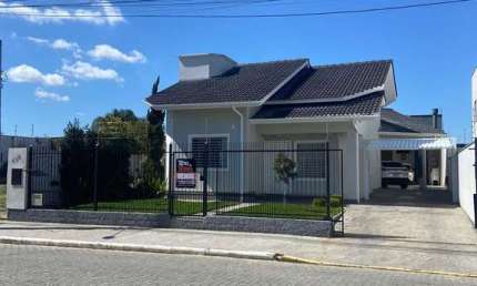 Linda Casa Mobiliada à venda no bairro Universitário em Tijucas