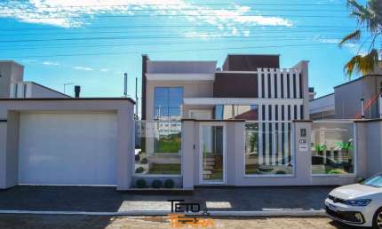 Casa á venda no XV de Novembro com 141m², 3 dormitórios,1 suíte, c/ área gourmet