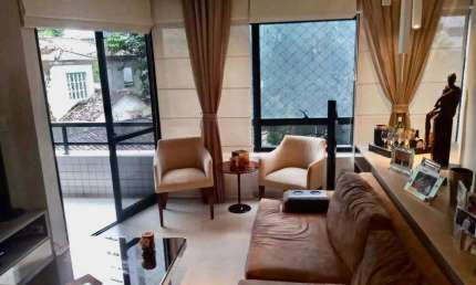 Excelente apartamento, 114M; 4 quartos, sendo 2 suítes, lavabo, dependência completa e 2 garagens,