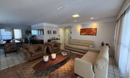 Excelente amplo apartamento à venda; com 276m; 3 salas; 4 quartos, 3 suítes; duas varandas e 3 gara