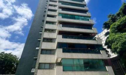 Apartamento à venda, luxo, com 428m2, 4 suítes, sala 4 ambientes, lavabo e 5 vagas. No Edf. Carmel