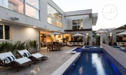 Casa com 4 dormitórios à venda, 485 m² por R$ 7.800.000,00 - Jurerê - Florianópolis/SC