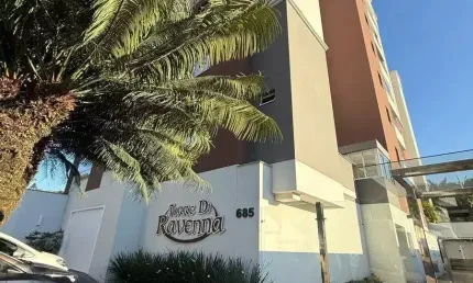 Apartamento com uma suíte mais um dormitório, semi-mobiliado!