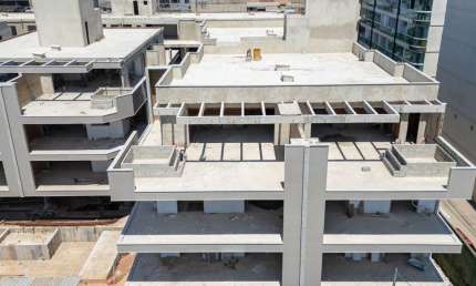 Apartamento a venda próximo a praia do Recreio dos Bandeirantes com 2 suítes, próximo a praia