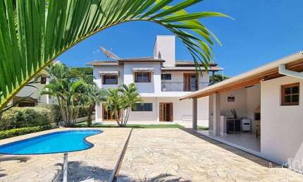 Linda casa em condominio a venda - 283m² - 3 Suítes - 4 vagas - Muito verde.