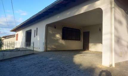 Atenção Investidores! Excelente Casa para Moradia ou Investimento em Locação(Airbnb).