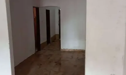 Oportunidade: vendo casa de 34 {  uma suite }, numa área de 210²