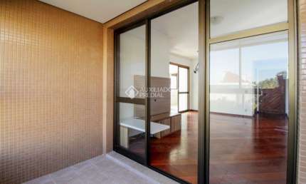 Excelente apto com 3 Quartos (1 suite), sacada, churrasqueira, vista livre e Box Duplo