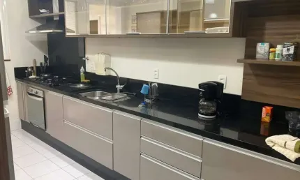 Apartamento à venda, no Bairro Campinas, São José-SC, com 4 quartos, sendo 1 suíte, com 1 vaga