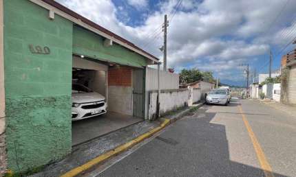 Casa à venda, no Bairro Forquilhinha, São José-SC, com 2 quartos, com 2 vagas